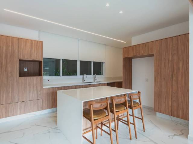 Casa para Venda em Santana de Parnaíba - 5